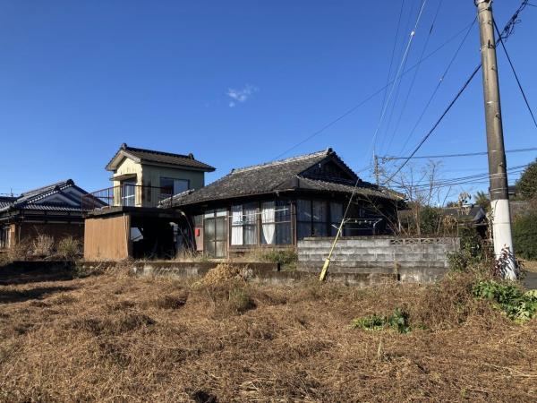 4DK House in Takajo Town with Potential - Photo 1