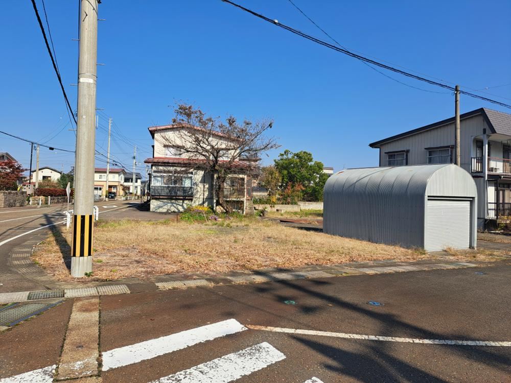 Spacious Land Near Arai Station in Myoko - Photo 1