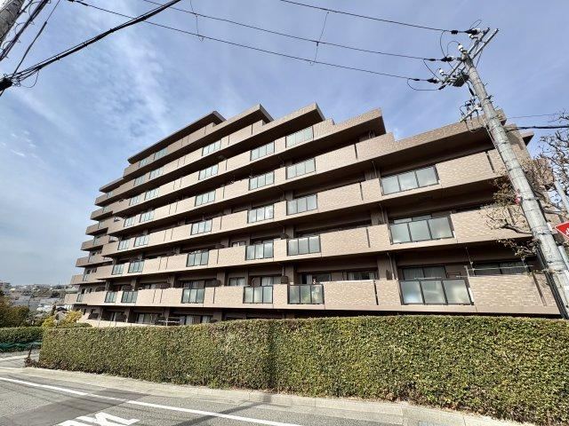 3LDK apartment in Akashi, Hyogo - Photo 1
