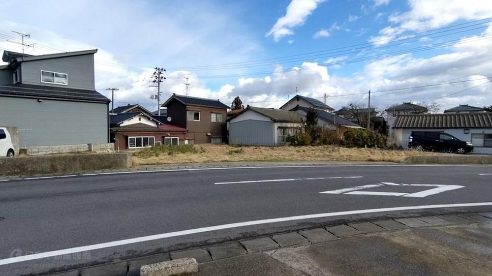 Residential Land Along Washinoki Cherry Blossom Park, Niigata - Photo 1