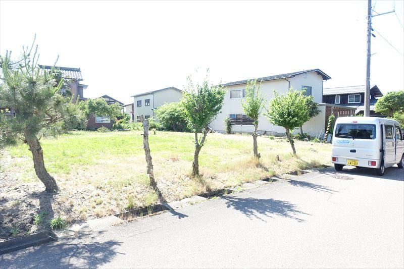 Spacious 180 Tsubo Lot in Higashi Nakajima, Joetsu - Photo 1