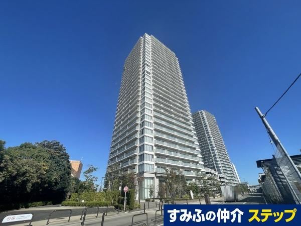 Luxury 2LDK Apartment with City Views in Ebina - Photo 1