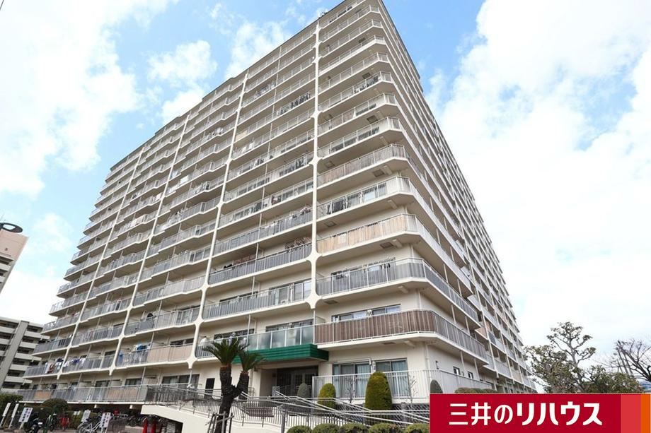 4LDK apartment in Moriguchi, Osaka - Photo 1