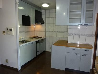 Convenient 3LDK Apartment Near Atago Station - Photo 1