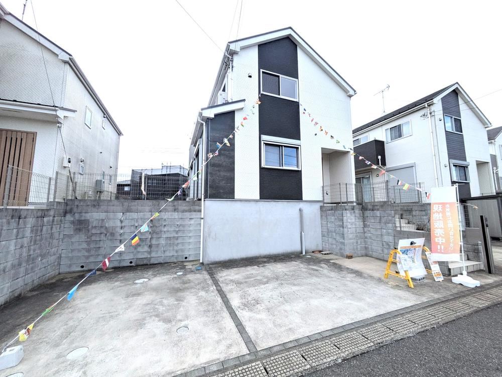 Eco-Friendly 4LDK Home with Solar Power in Kashiwa - Photo 1
