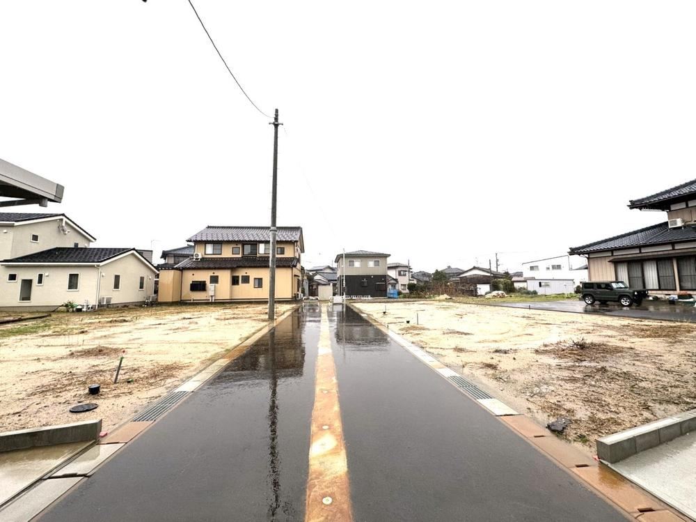Land in Yamatanimachi 3, Near Niitsu Station - Photo 1