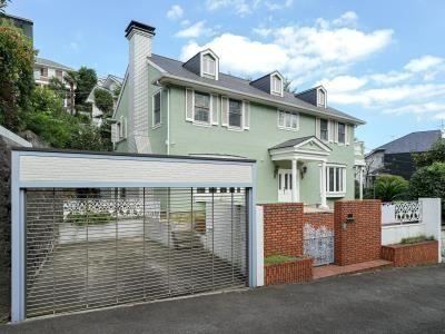 Colonial-Style 4LDK Home Near Myorenji Station - Photo 1