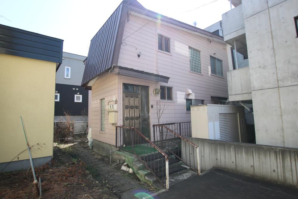 4LDK House Steps from Jiei Station - Photo 1