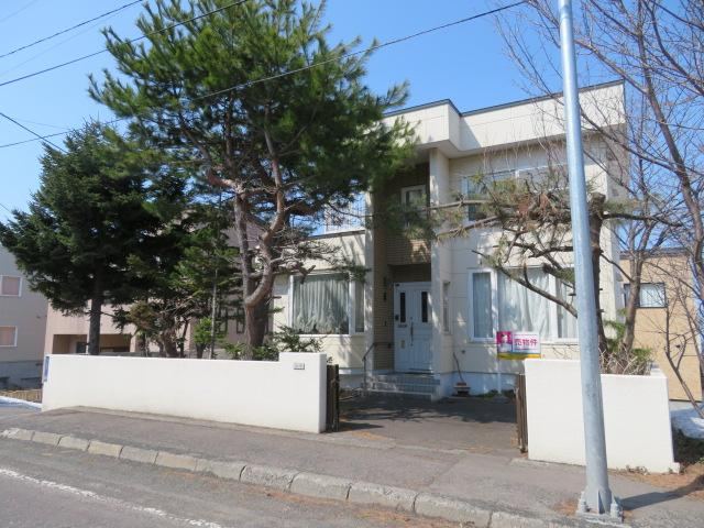 Spacious 3LDK+S Detached House in Quiet Otaru Neighborhood - Photo 1