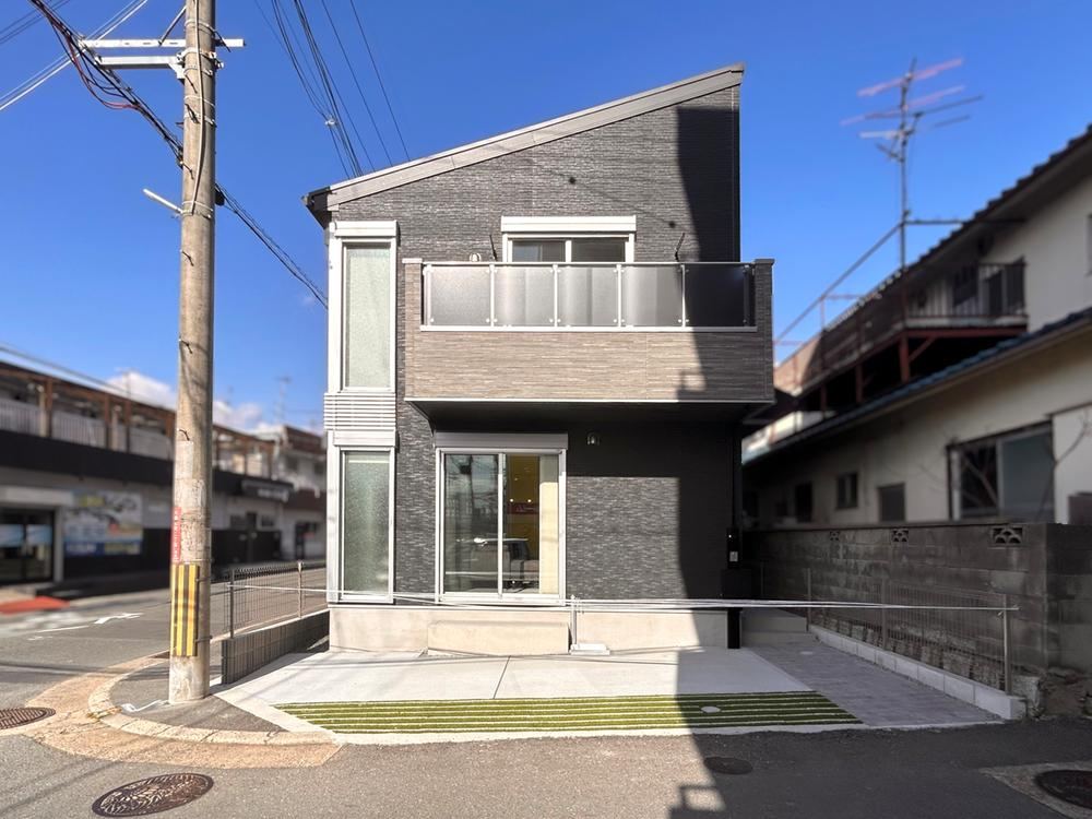 Energy-Efficient 4LDK Home in Ohmine Motomachi - Photo 1