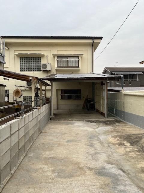 Spacious 6DK House with Garage in Kita-cho, Osaka - Photo 1