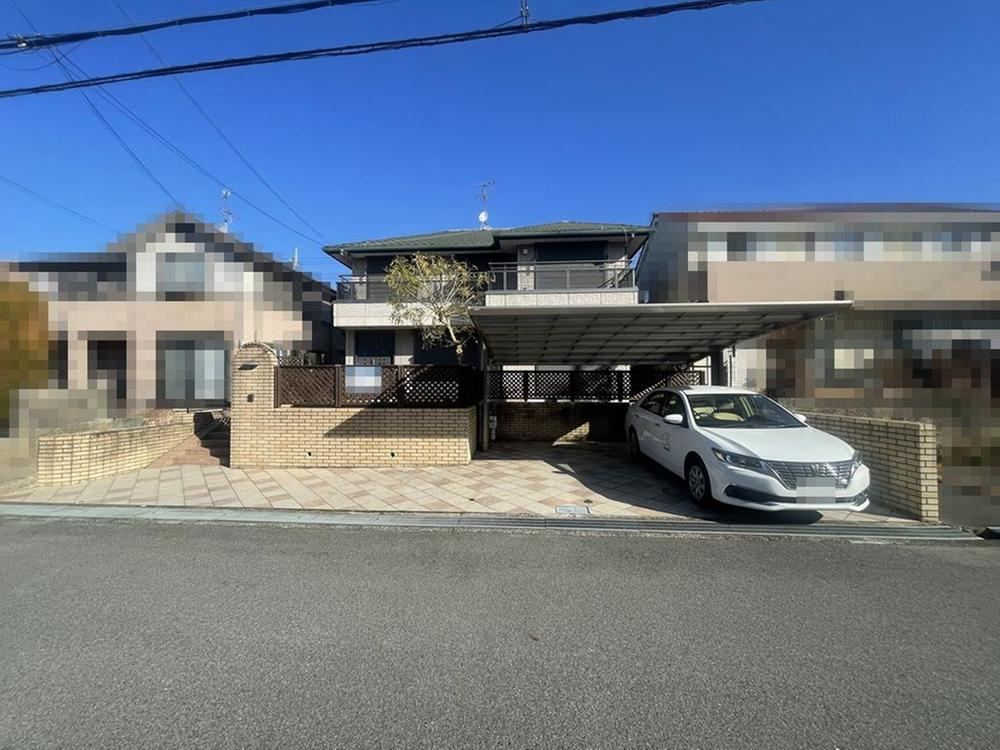 Spacious 5SLDK House with Garden in Tondabayashi - Photo 1