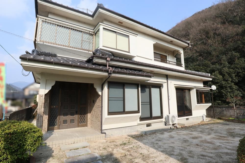 6LDK+2S house in Asakita Ward, Hiroshima - Photo 1
