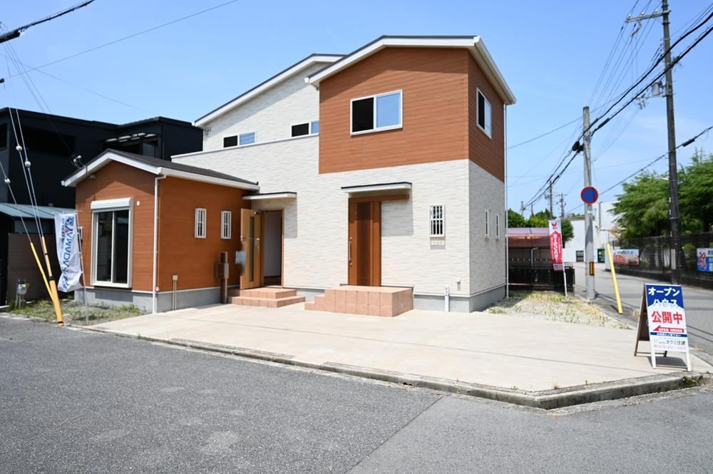 Attractive 4LDK Corner Lot Home in Takasago - Photo 1