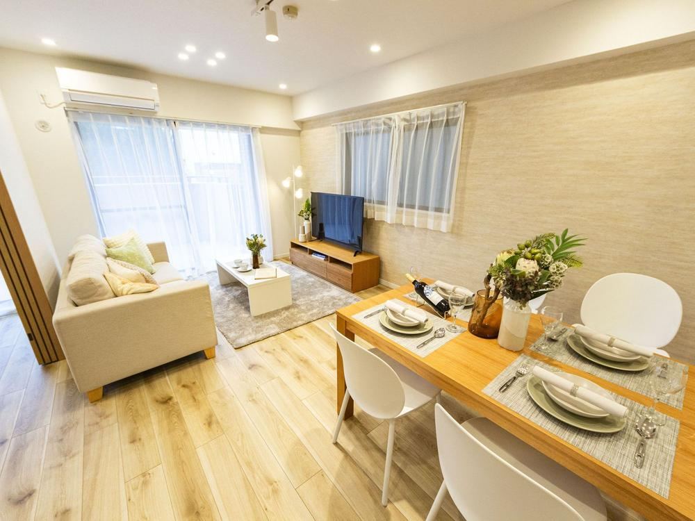 Bright 3LDK Apartment with Good Sunlight in Kawaguchi - Photo 1