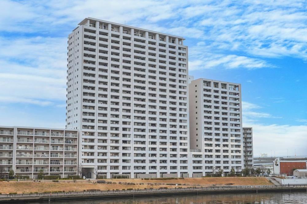 Riverside 1LDK Apartment in Adachi - Photo 1