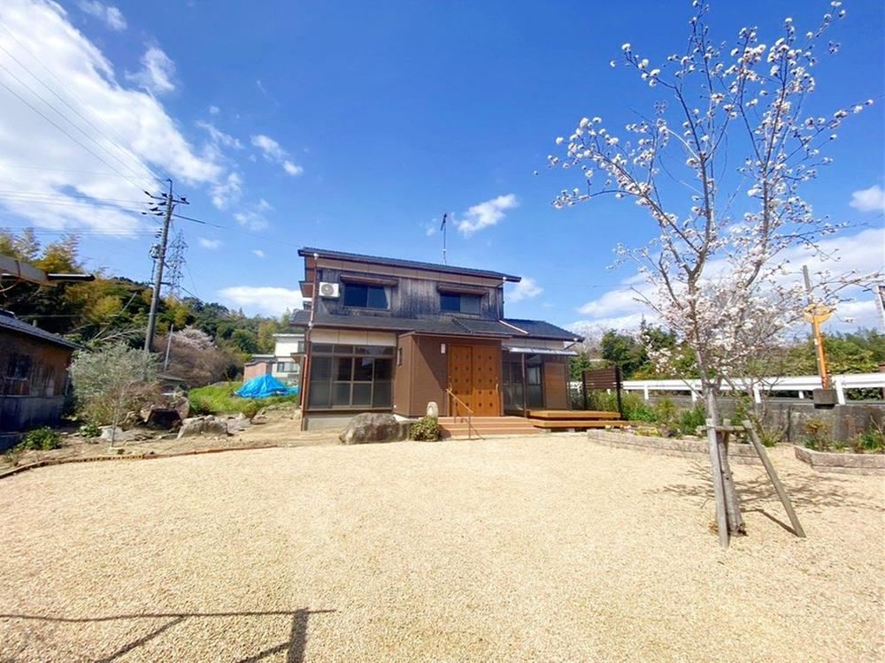 Spacious 5DK Home with Garden in Ube - Photo 1