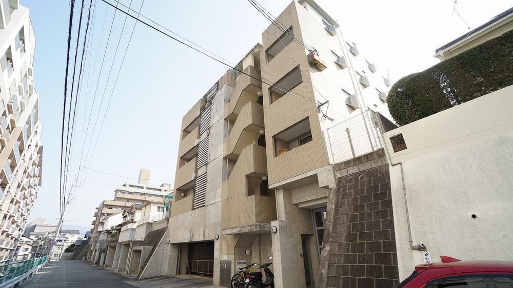 4LDK apartment in Minami Ward, Hiroshima - Photo 1
