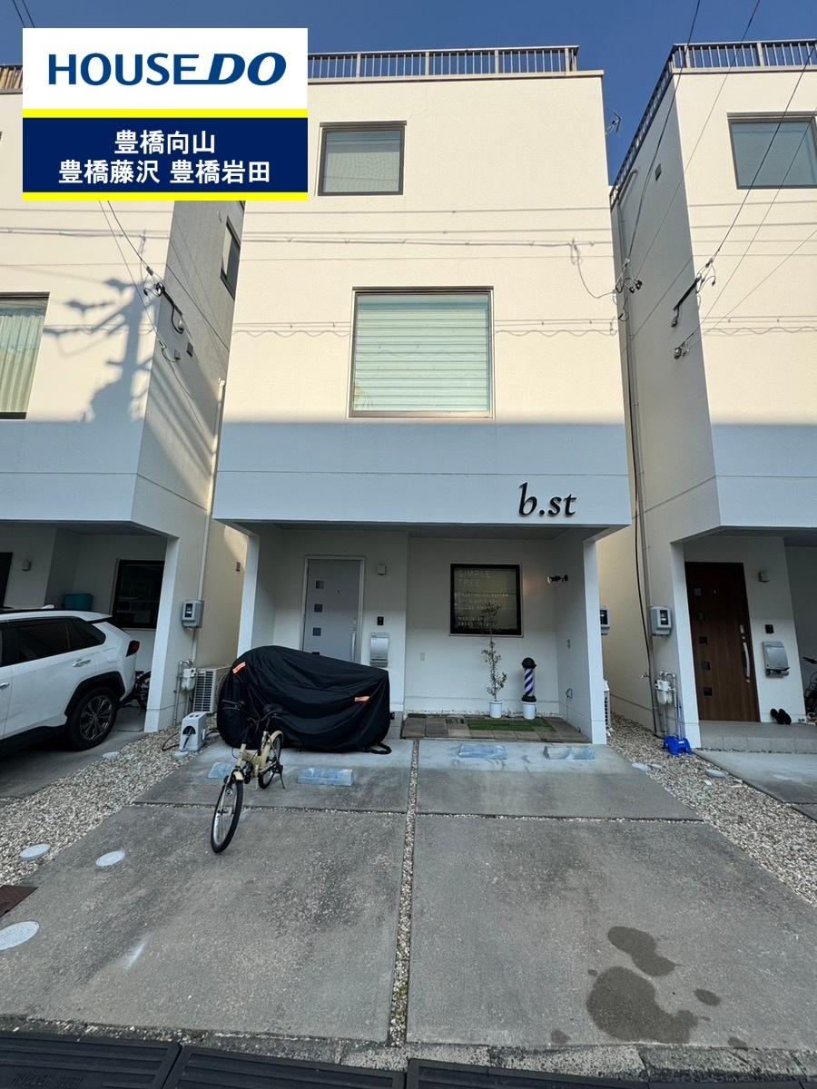 3-Story House with Rooftop Terrace in Toyohashi - Photo 1