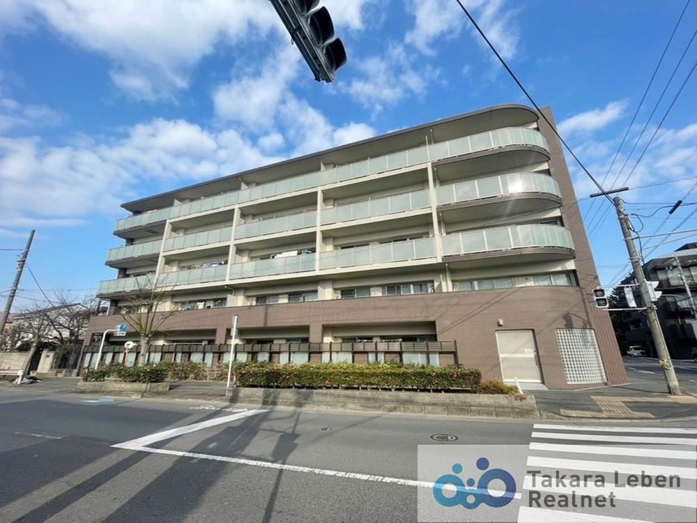 Family-Friendly 3LDK with Private Garden in Hiratsuka - Photo 1