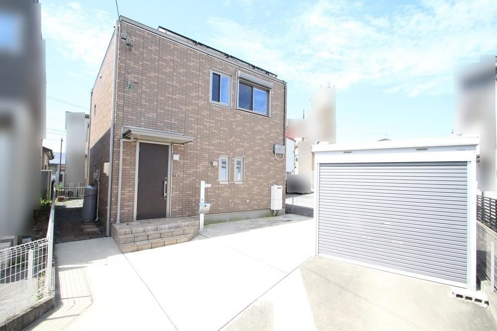 Conveniently Located House Near Three Train Lines - Photo 1