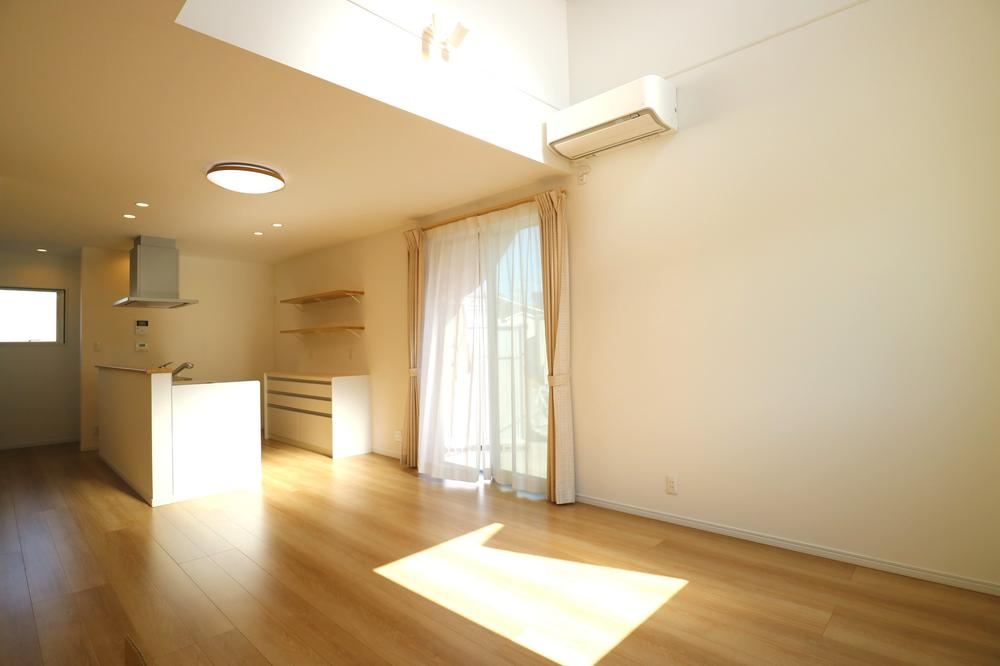 Modern 2LDK House with Future Potential in Hirakubo - Photo 1