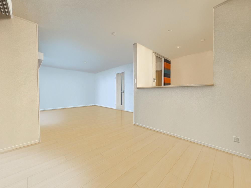 Spacious 2LDK + 2S House in Adachi for Families - Photo 1