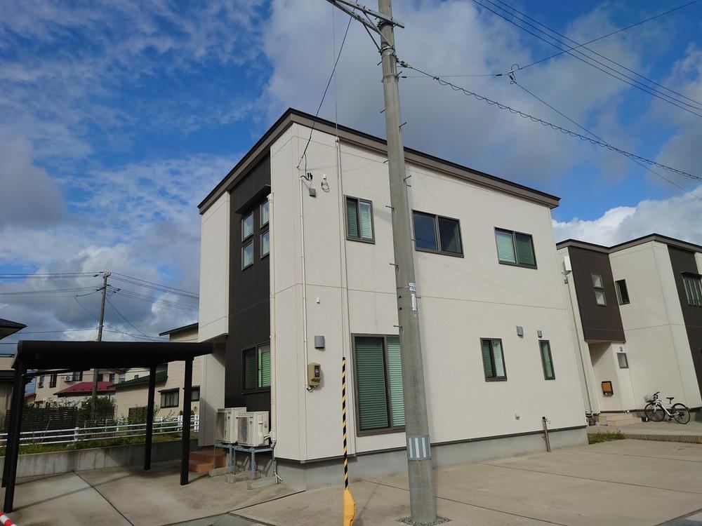 Newly Built Home with Parking for 4 Cars in Akita - Photo 1
