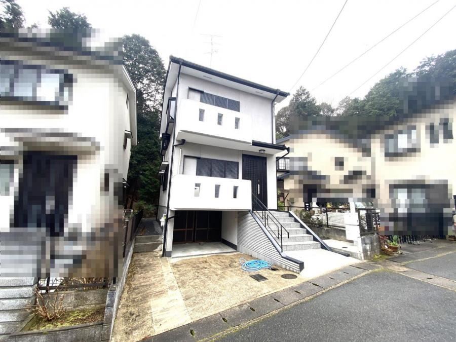 3LDK Home with Mountain Views in Iwakura - Photo 1