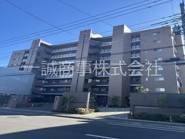 Well-Located 3LDK Apartment in Mito - Photo 1