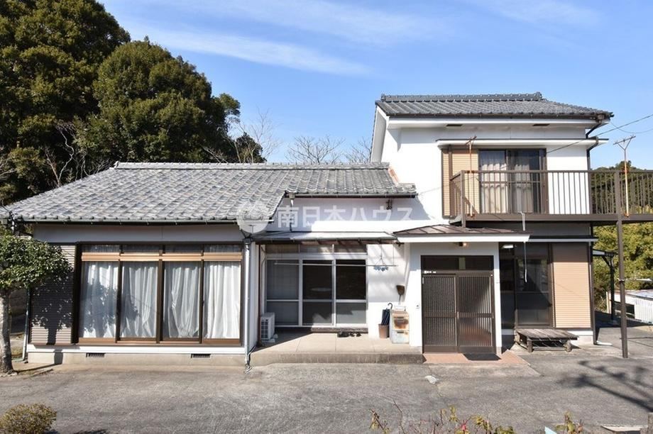 Spacious 6DK Traditional-Style Home - Photo 1