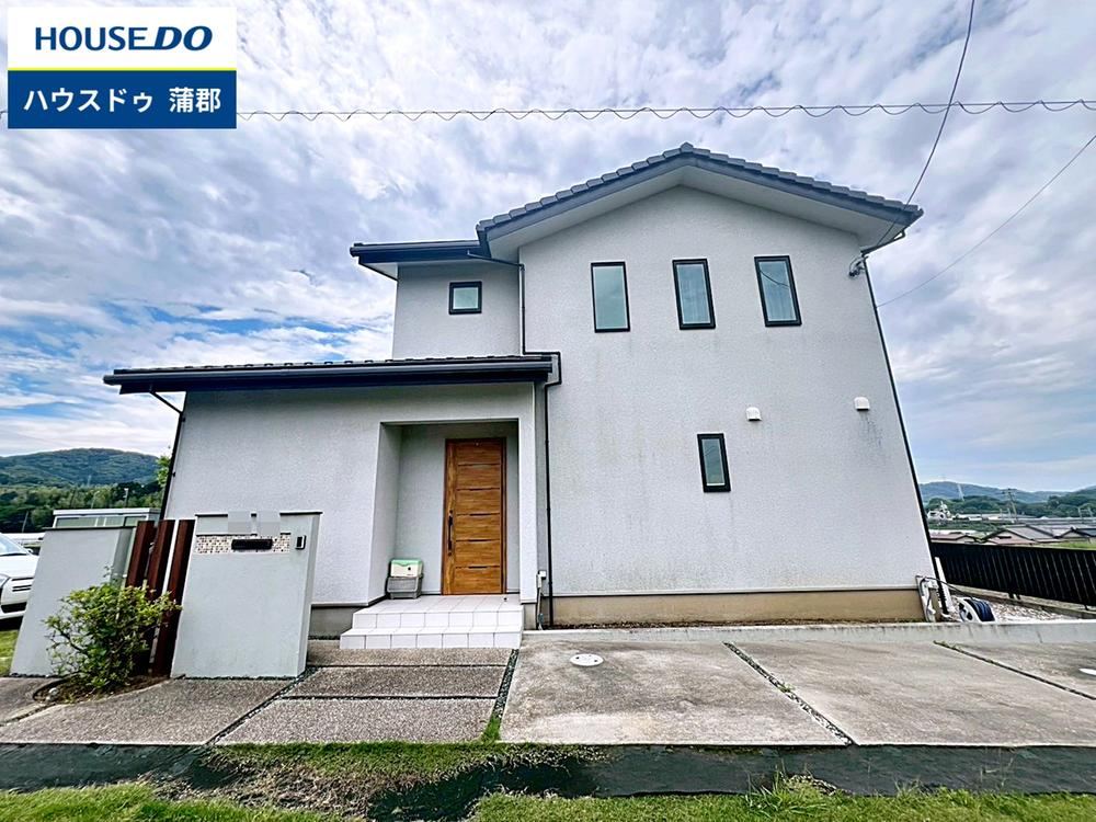 Spacious 3LDK+S Home with All-Electric Features in Koda - Photo 1