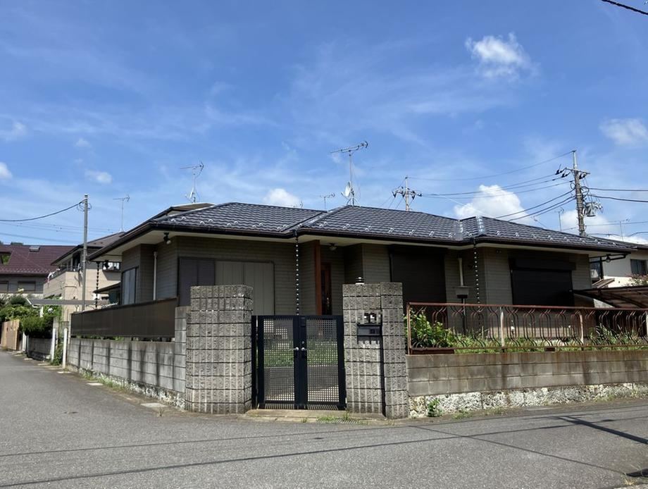 Sunny 2DK House on a Corner Lot in Wakamatsudai 1 - Photo 1