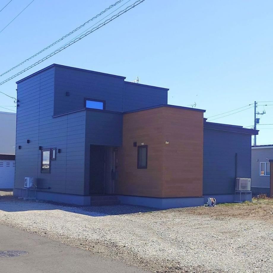 Spacious 4LDK + S House in Tomakomai - Photo 1