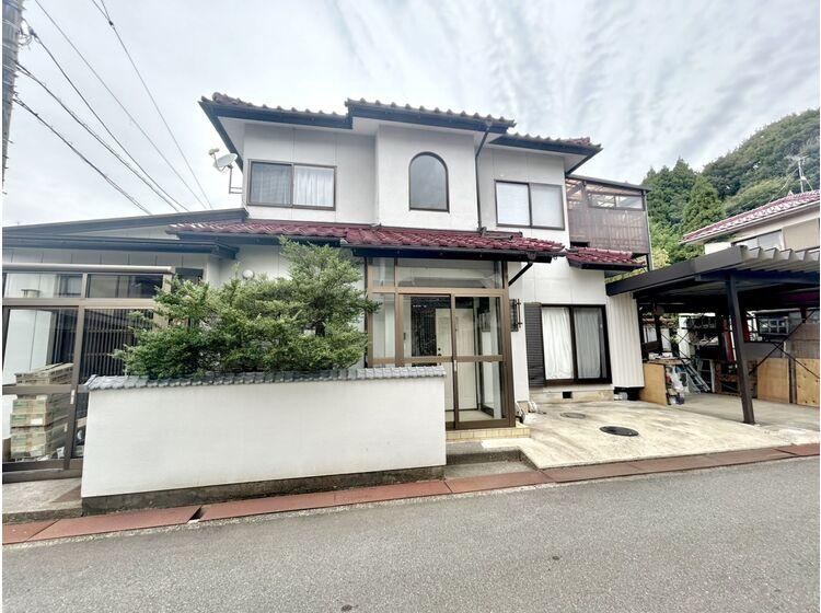 4LDK House with Carport in Yamanaka Onsen - Photo 1