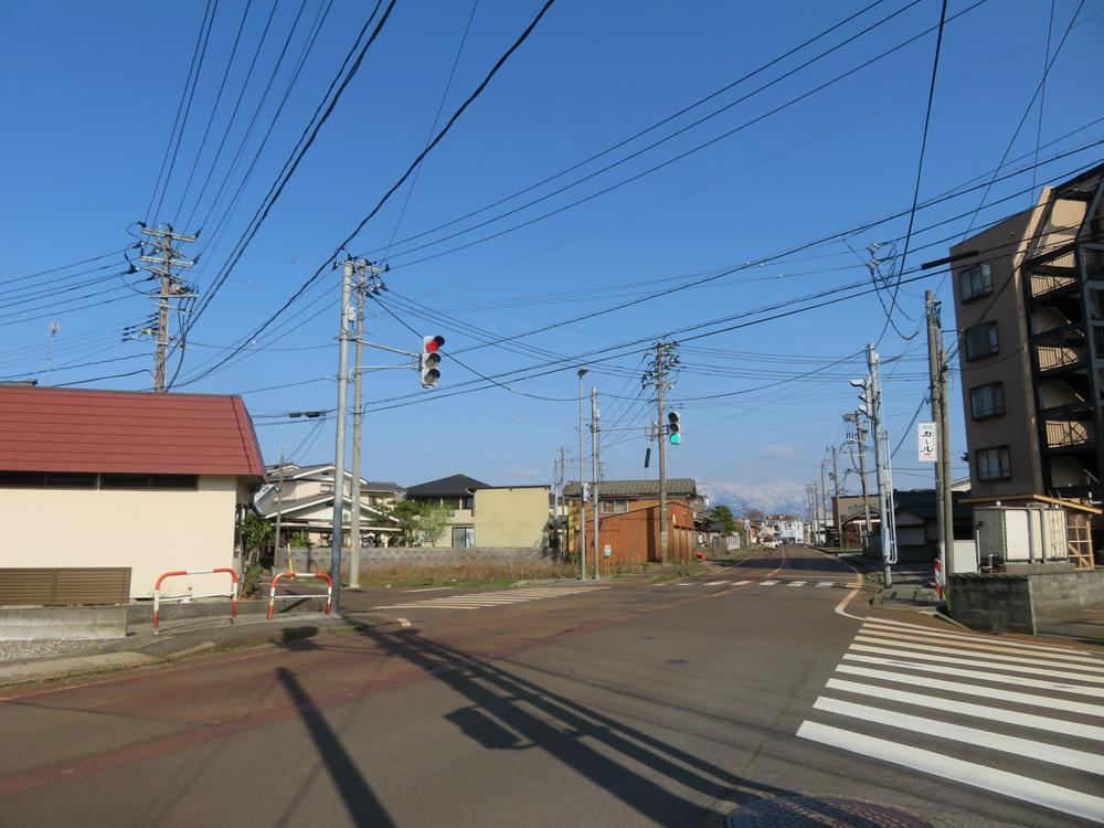 Spacious Corner Lot in Miyuki-cho, Niigata - Photo 1