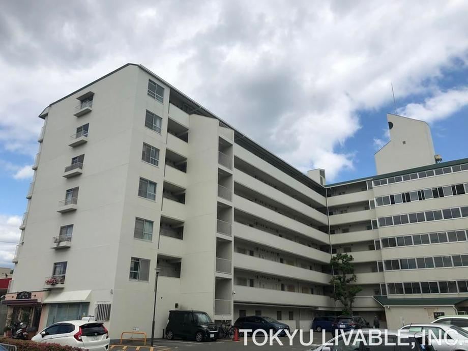 4LDK apartment in Toyonaka, Osaka - Photo 1