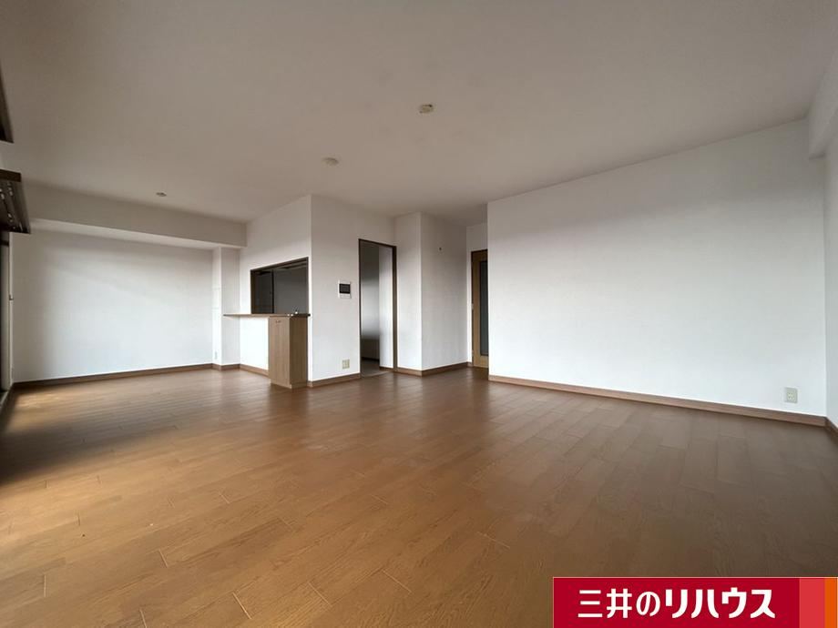 4LDK apartment in Nishinomiya, Hyogo - Photo 1