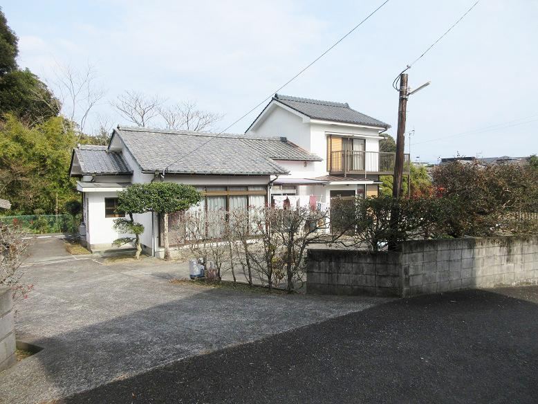 Expansive 7DK House on a Large 231 Tsubo Lot - Photo 1