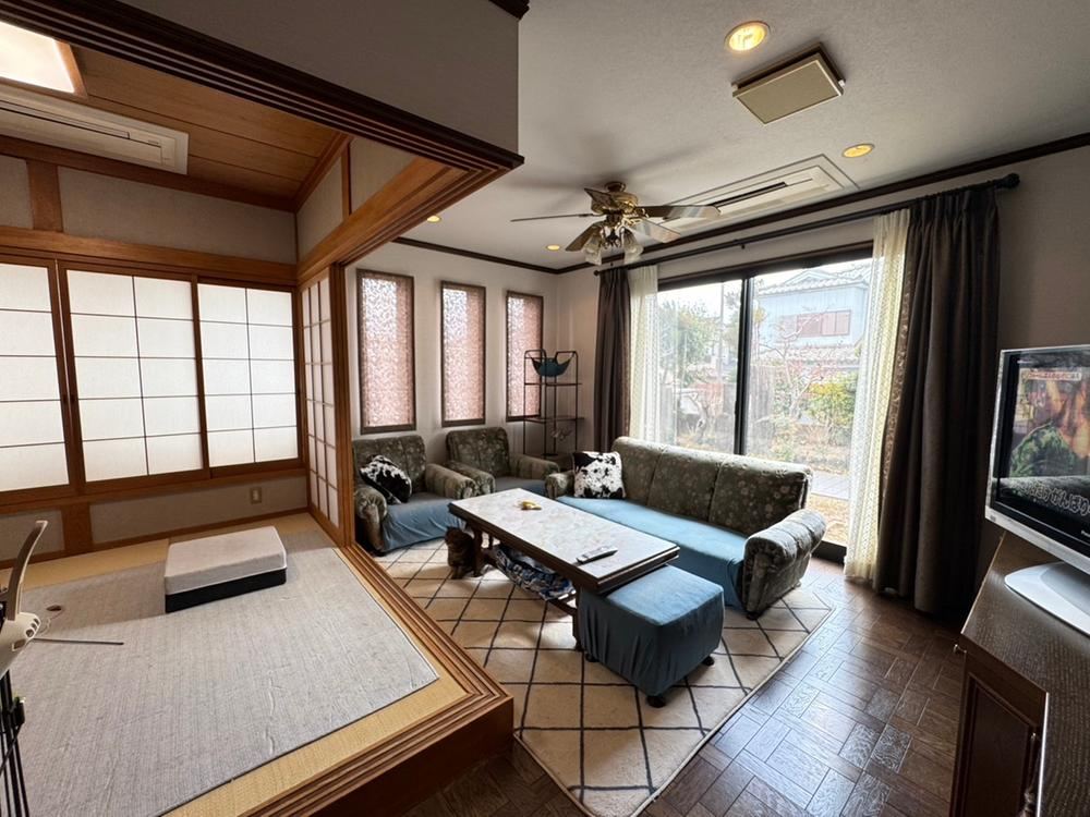 Ideal 8SLDK Family Home in Fujisaka - Photo 1