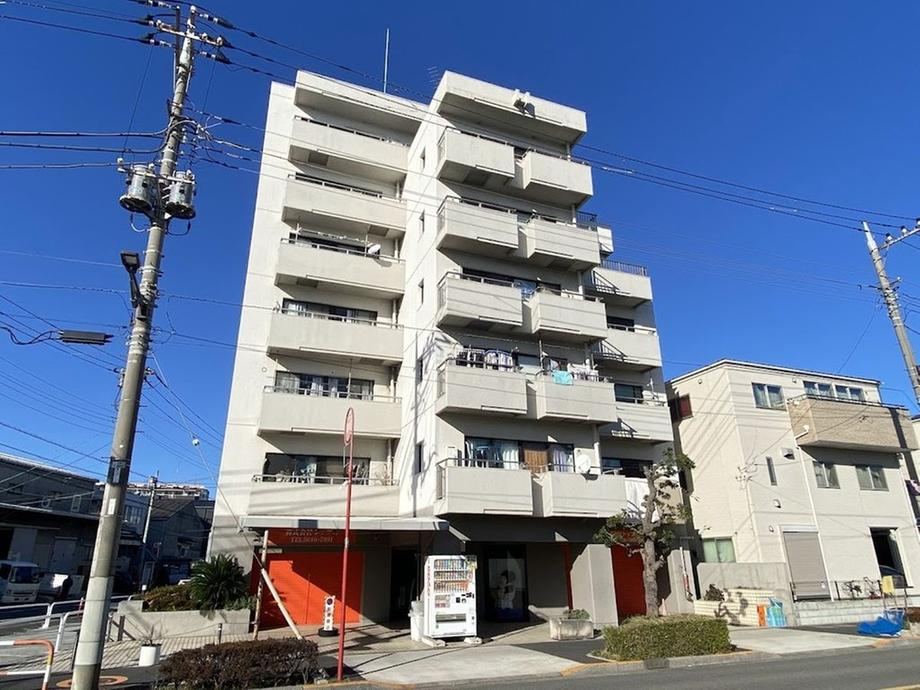 Charming 2DK Apartment Near Kita-Ayase Station - Photo 1