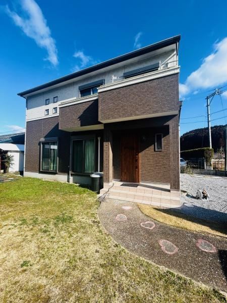 Stylish 3LDK House in Tsukahara - Photo 1