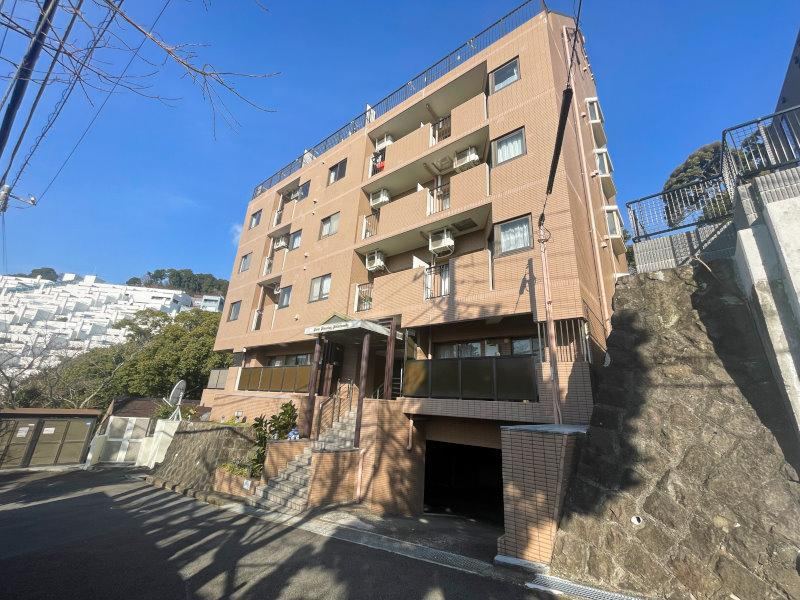 2LDK apartment in Atami, Shizuoka - Photo 1