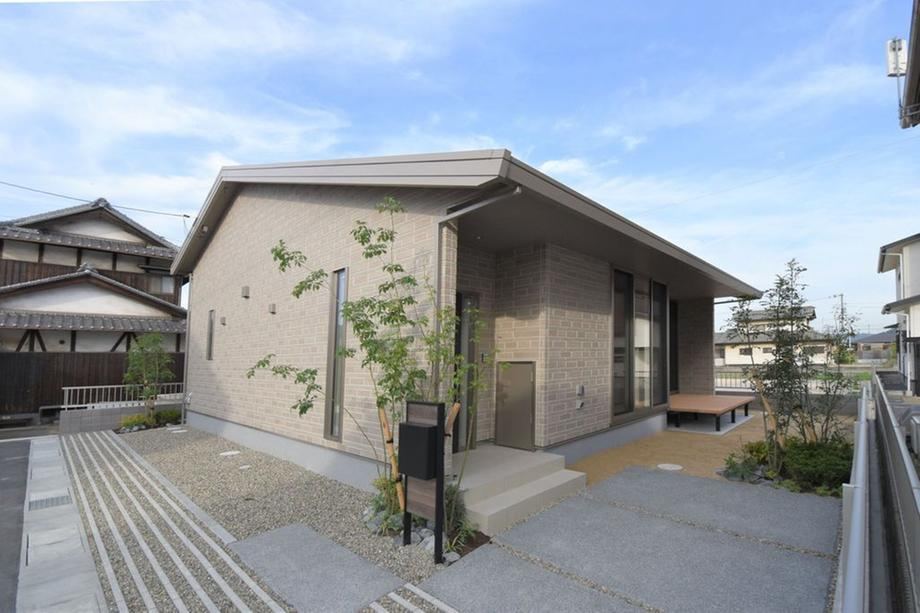 Charming 3LDK House with Ample Storage in Kurashiki - Photo 1