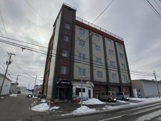 1LDK apartment in Obihiro, Hokkaido - Photo 1
