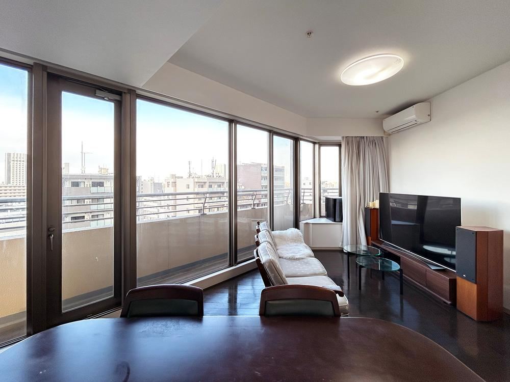 2LDK apartment in Shinjuku Ward, Tokyo - Photo 1