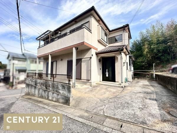 Sunny Corner Lot Home in Kishi-Kawachi - Photo 1