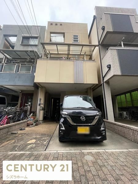 Sturdy 4LDK House in Minatsumori, Osaka - Photo 1