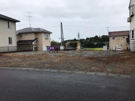 Spacious Land in Quiet Residential Area - Photo 1