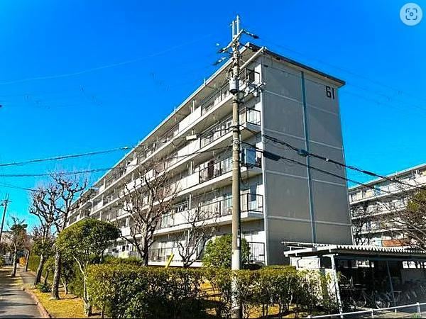 3DK apartment in Takatsuki, Osaka - Photo 1